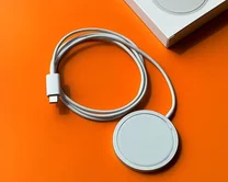 Беспроводное ЗУ MagSafe charger белая